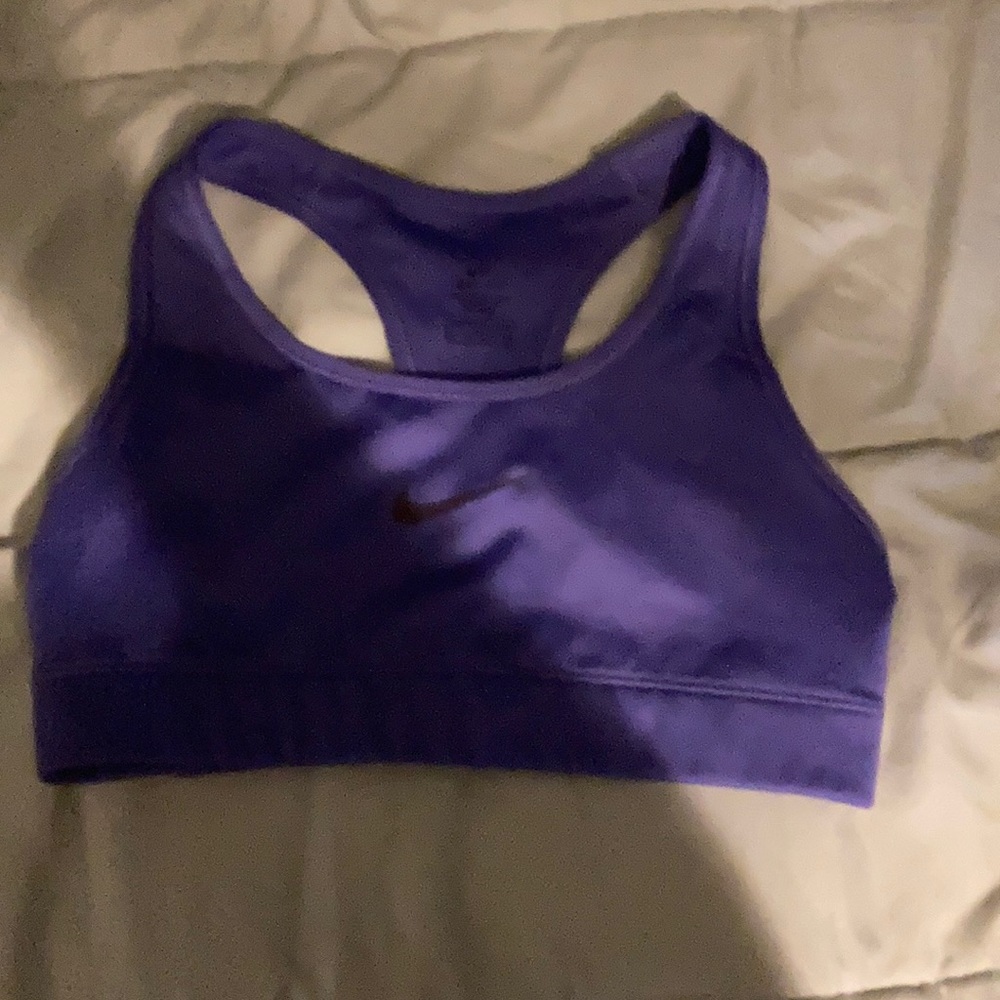 I’m selling it because it don’t fit me!